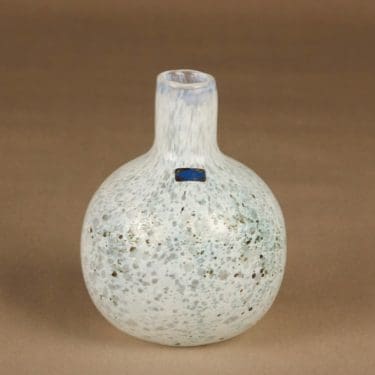 Nuutajärvi Tunturissa koristepullo, suunnittelija Oiva Toikka