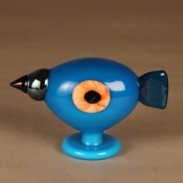 Nuutajärvi vuosilintu Turkinkana, 2005, suunnittelija Oiva Toikka, 2005, signeerattu