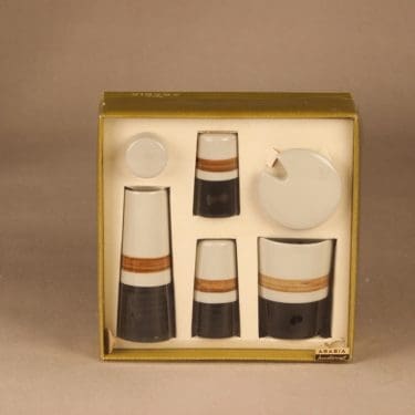 Arabia Maustesetti 4 osaa suunnittelija Gunnel Sallmen