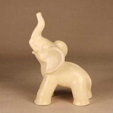 Kupittaan savi norsu III suunnittelija Kerttu Suvanto-Vaajakallio