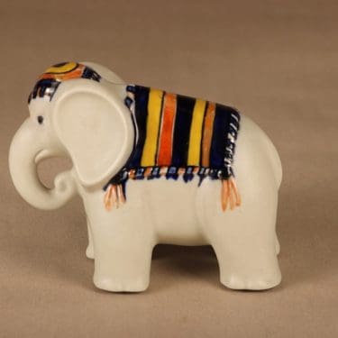 Arabia   norsu-figuuri, käsinmaalattu, suunnittelija Inkeri Seppälä, käsinmaalattu, signeerattu