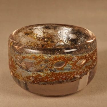 Nuutajärvi Vulcano taidelasi, signeerattu, suunnittelija Heikki Orvola, signeerattu, massiivinen