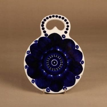 Arabia Valencia talouslevy, käsinmaalattu, suunnittelija Ulla Procope, käsinmaalattu, signeerattu