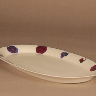 Arabia Illusia tarjoiluvati suunnittelija Fujito Ishimoto