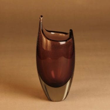 Kumela   maljakko, signeerattu, suunnittelija Armando Jacobino, signeerattu,