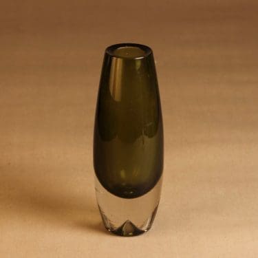 Iittala Lappi maljakko, kirkas, vihreä, suunnittelija Erkki Vesanto,