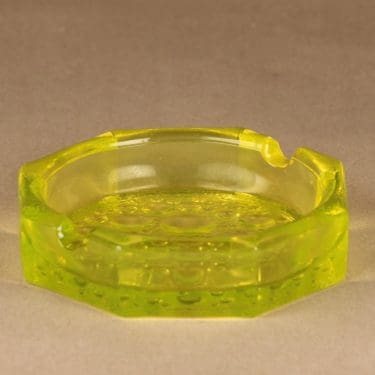 Riihimäen lasi Stella Polaris Tuhka-astia, keltainen, suunnittelija Nanny Still,