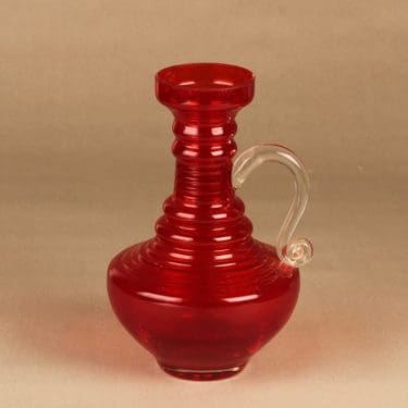 Riihimäen lasi Kleopatra maljakko, rubiininpunainen, suunnittelija Tamara Aladin,