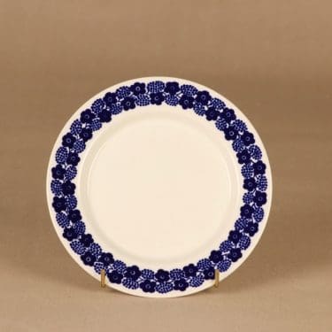 Arabia Rypäle plate 17.5 cm designer Raija Uosikkinen