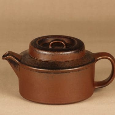 Arabia Ruska teekaadin, 1.35 l, suunnittelija Ulla Procope, 1.35 l