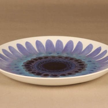 Arabia Hehku tarjoiluvati, 32 cm, suunnittelija Hilkka-Liisa Ahola, 32 cm, käsinmaalattu, signeerattu