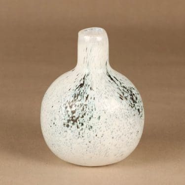 Nuutajärvi Tunturissa koristepullo, Rospuutto, suunnittelija Oiva Toikka, Rospuutto, signeerattu