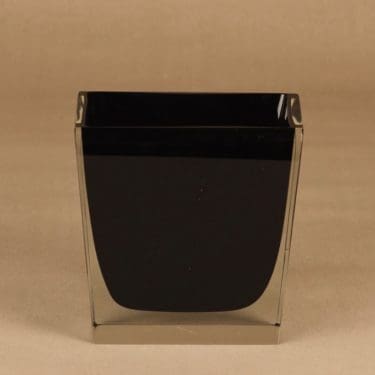 Nuutajärvi maljakko, signeerattu, suunnittelija Harry Moilanen, signeerattu, massiivinen