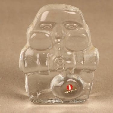 Iittala lasipaino , lasinpuhaltaja, suunnittelija Jorma Vennola, lasinpuhaltaja
