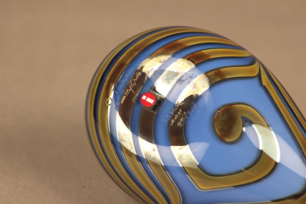 Nuutajärvi vuosilintu, Kirjatiira SSKK 2011, suunnittelija Oiva Toikka, Kirjatiira SSKK 2011, signeerattu, numeroitu, tilaustyö kuva 4