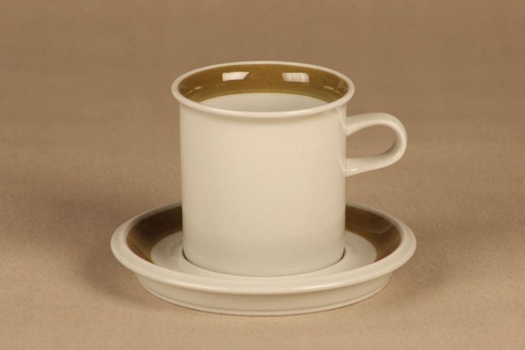 Arabia Oliivi kaakaokuppi, valkoinen, oliivinvihreä, suunnittelija Olga Osol, raitakoriste