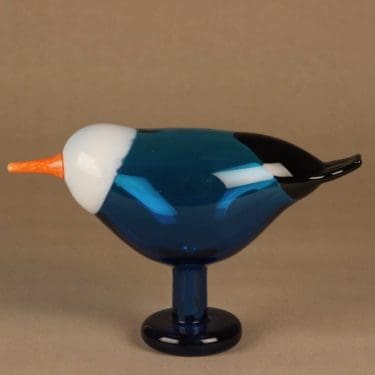 Nuutajärvi lintu , Rantaharakka, suunnittelija Oiva Toikka, Rantaharakka, signeerattu, jalallinen