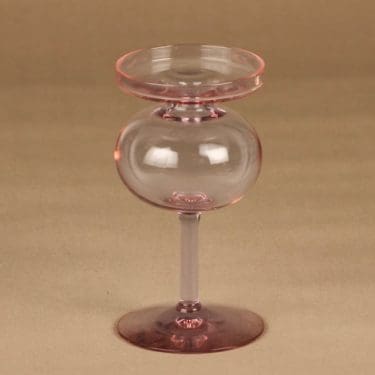 Iittala 2662 kynttilänjalka, jalallinen, suunnittelija Erkki Vesanto, jalallinen