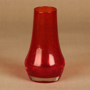 Riihimäen lasi 1374 maljakko, rubiininpunainen, suunnittelija Tamara Aladin,