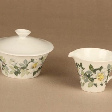 Arabia Juhannus sugar bowl and creamer designer Raija Uosikkinen