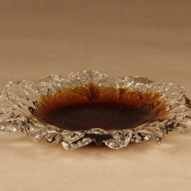 Humppila Kasvimaalla vati, kirkas, ruskea, suunnittelija Pertti Santalahti, signeerattu