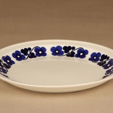 Arabia Aamu tarjoilulautanen, sininen, valkoinen, suunnittelija Esteri Tomula, kukka, serikuva