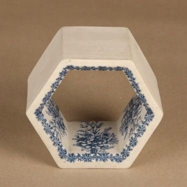 Arabia Hexagon taidekeramiikkaesine suunnittelija Brut Bryk