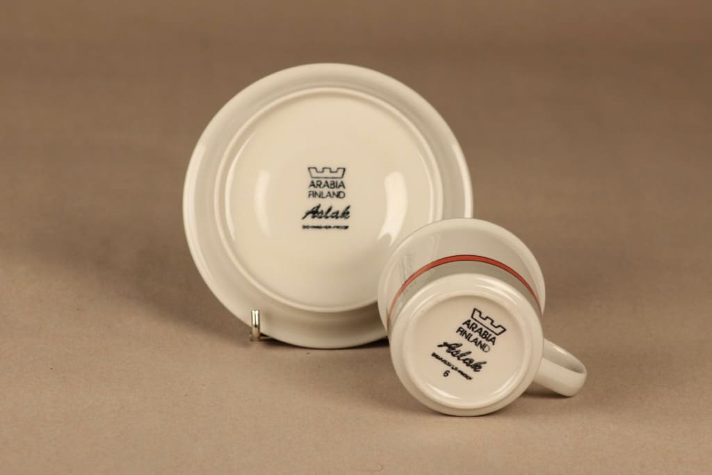Arabia Aslak kahvikuppi, suunnittelija Inkeri Leivo, raitakoriste kuva 3
