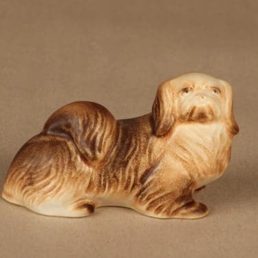 Arabia figuuri, Tiibetin spanieli, suunnittelija Lea von Mickwitz, Tiibetin spanieli, koira