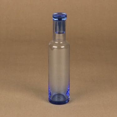 Nuutajärvi Lampi karahvi, signeerattu, suunnittelija Kerttu Nurminen, signeerattu