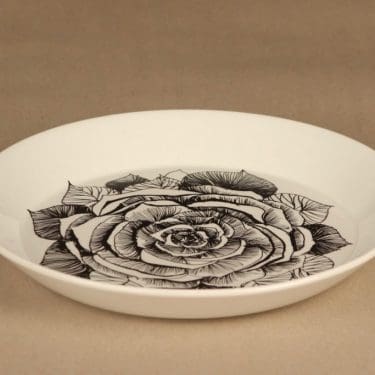 Arabia Musta ruusu lautanen, 23 cm, suunnittelija Esteri Tomula, 23 cm, serikuva, kukka