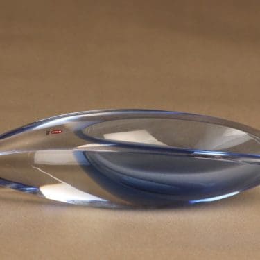 Iittala Pro Arte taidelasimalja, Pisara, suunnittelija Kerttu Nurminen, Pisara