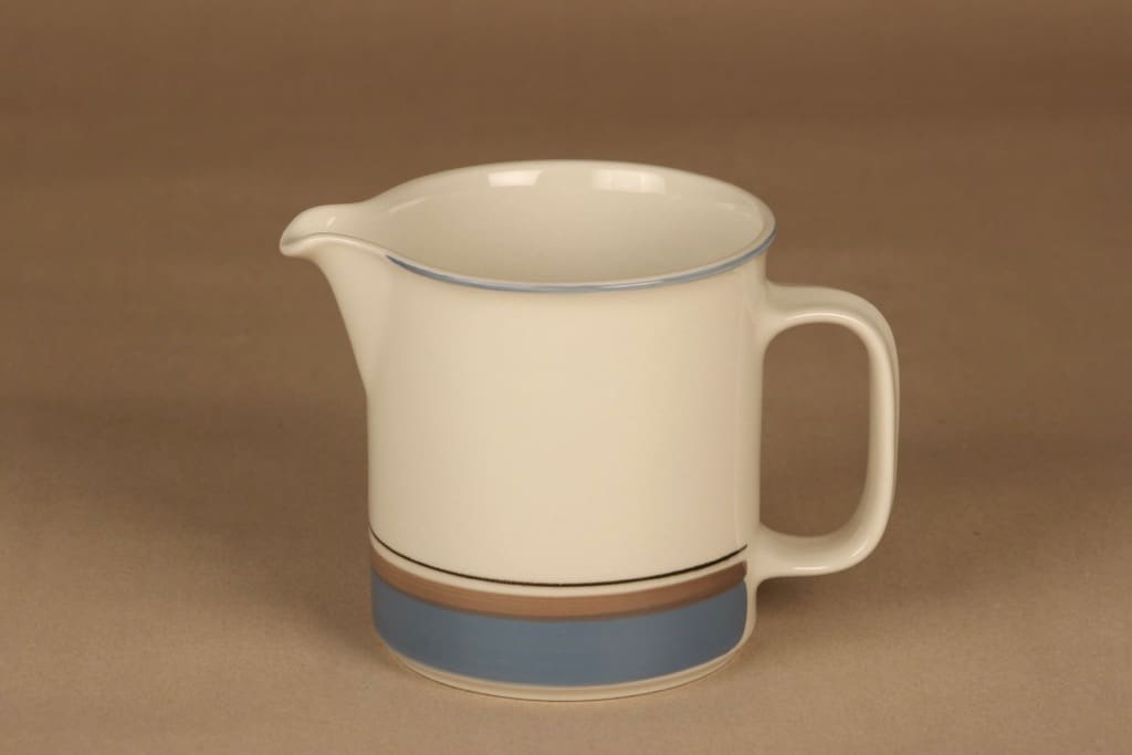 Arabia Uhtua kaadin, 1.1 l, suunnittelija Inkeri Leivo, 1.1 l, raitakoriste