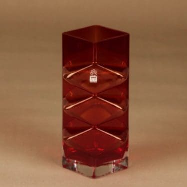 Riihimäen lasi Pablo maljakko, punainen, suunnittelija Erkkitapio Siiroinen,