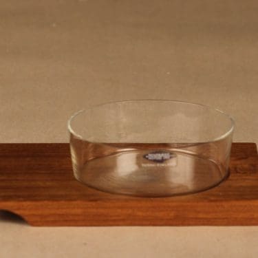 Nuutajärvi 1367 bowl with wooden tray designer Saara Hopea