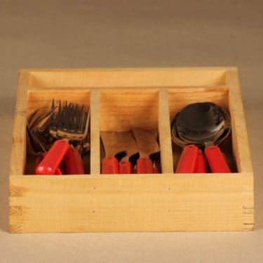 Hackman Hackminna aterimet, puulaatikossa, 24 kpl, suunnittelija Ahti Majuri, puulaatikossa