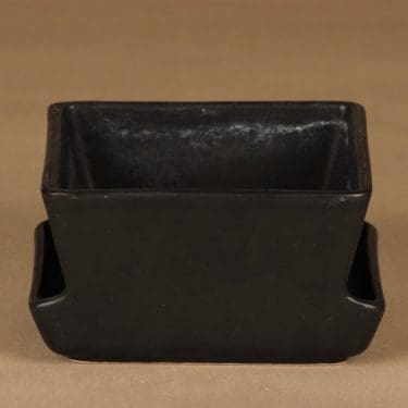 Arabia LL1 kukkaruukku, musta, suunnittelija Richard Lindh,