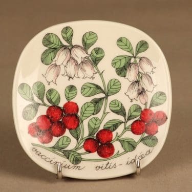 Arabia Botanica seinälautanen Puolukka suunnittelija Esteri Tomula