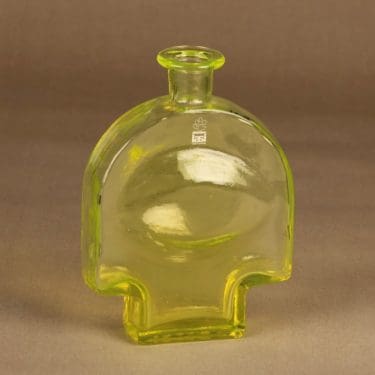 Riihimäen Lasi Kyynel koristepullo suunnittelija Nanny Still