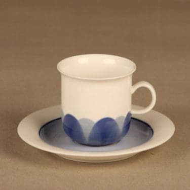 Arabia Pudas Arctica kahvikuppi, sininen, suunnittelija Inkeri Leivo, serikuva