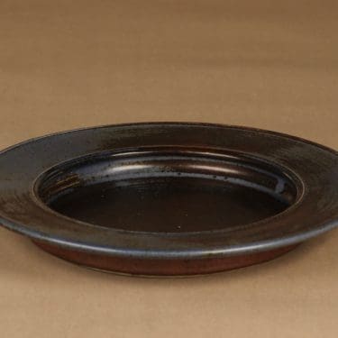 Arabia taidekeramiikka , käsinmaalattu, suunnittelija Anja Jaatinen-Winquist, käsinmaalattu, signeerattu