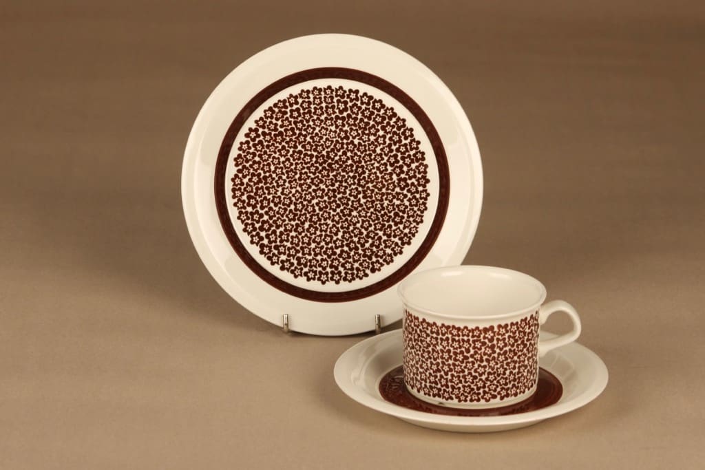 Arabia Faenza Flower tea cup and plates(2), brown designer Inkeri Seppälä