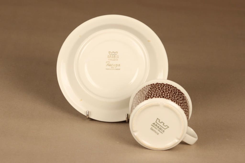 Arabia Faenza Flower tea cup and plates(2), brown designer Inkeri Seppälä 4