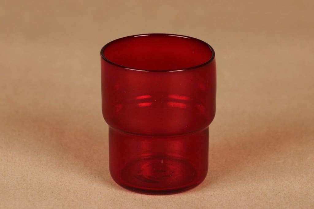 Nuutajärvi 1718 pinottava lasi, punainen, suunnittelija Saara Hopea, 15 cl