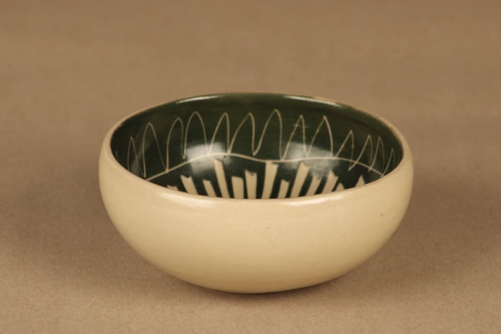 Arabia Siena kulho, raaputuskoriste, suunnittelija Raija Uosikkinen, raaputuskoriste, käsin raaputettu