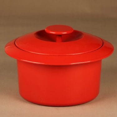 Rosenlew Lentävä lautanen pata, punainen, suunnittelija Antti Nurmesniemi,