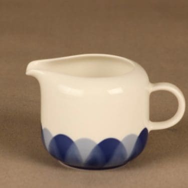 Arabia Arctica Pudas kermakko, valkoinen, sininen, suunnittelija Inkeri Leivo,