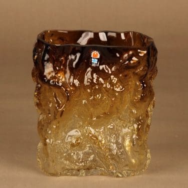 Humppila Kallio maljakko, signeerattu, suunnittelija Kaj Blomqvist, signeerattu, massiivinen