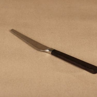 Hackman Lion de Luxe juustoveitsi suunnittelija Bertel Gadberg,