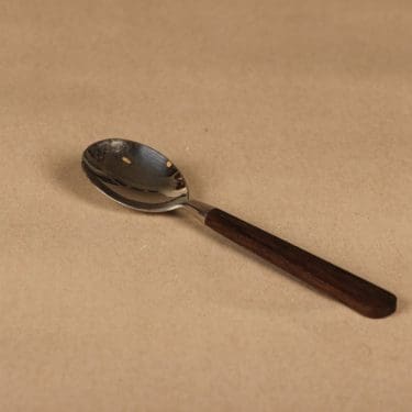 Hackman Lion de Luxe lusikka, suunnittelija Bertel Gadberg,